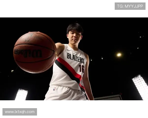 杨瀚森回应质疑让开拓者重拾信心不再怀念艾顿的日子