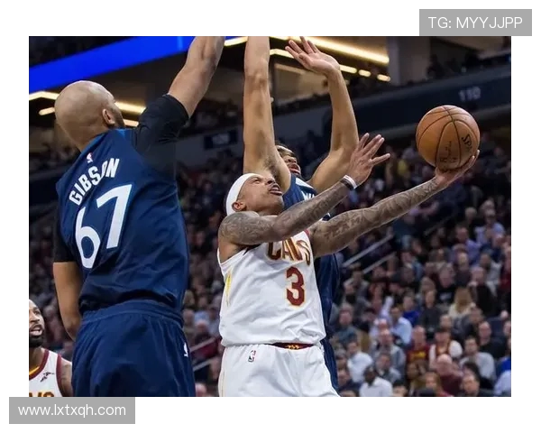 卡梅隆托马斯在进攻中偏爱持球突破而非迅速决策的表现分析