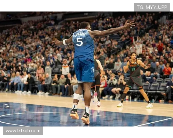 布里奇斯首节火力全开5投全中全场贡献20分11篮板2助攻1抢断表现抢眼